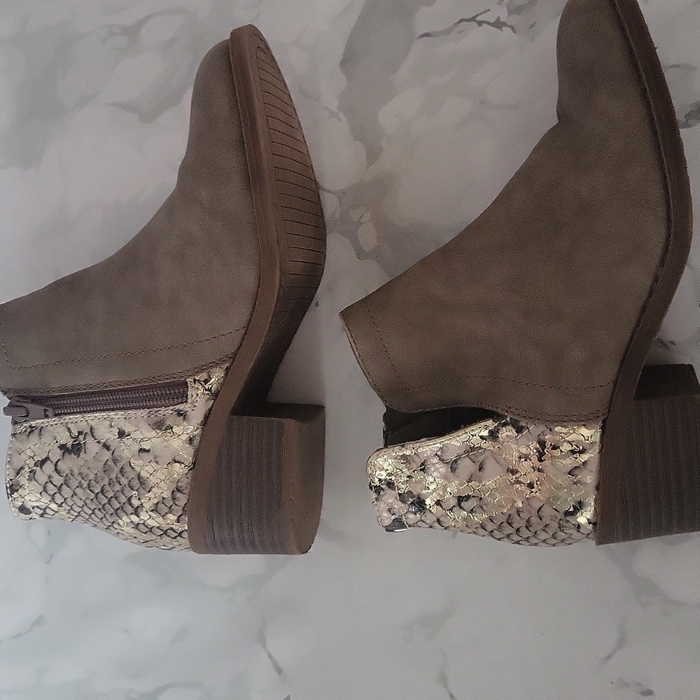 Steve Madden Girls Animal Print Zip Booties - Picture 8 of 11